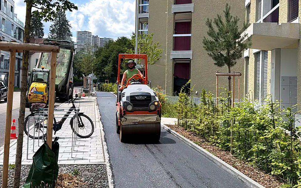 Trottoir, Birchlenstrasse, Dübendorf